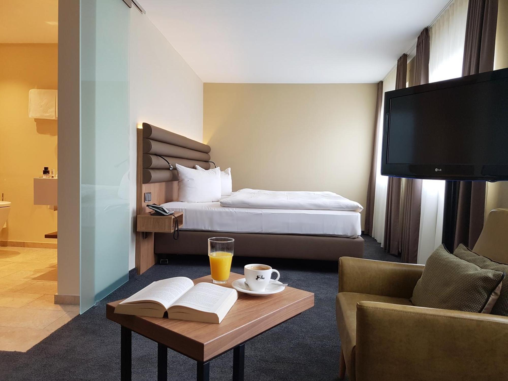 Hotel Ross ชไวน์ฟอร์ท ภายนอก รูปภาพ