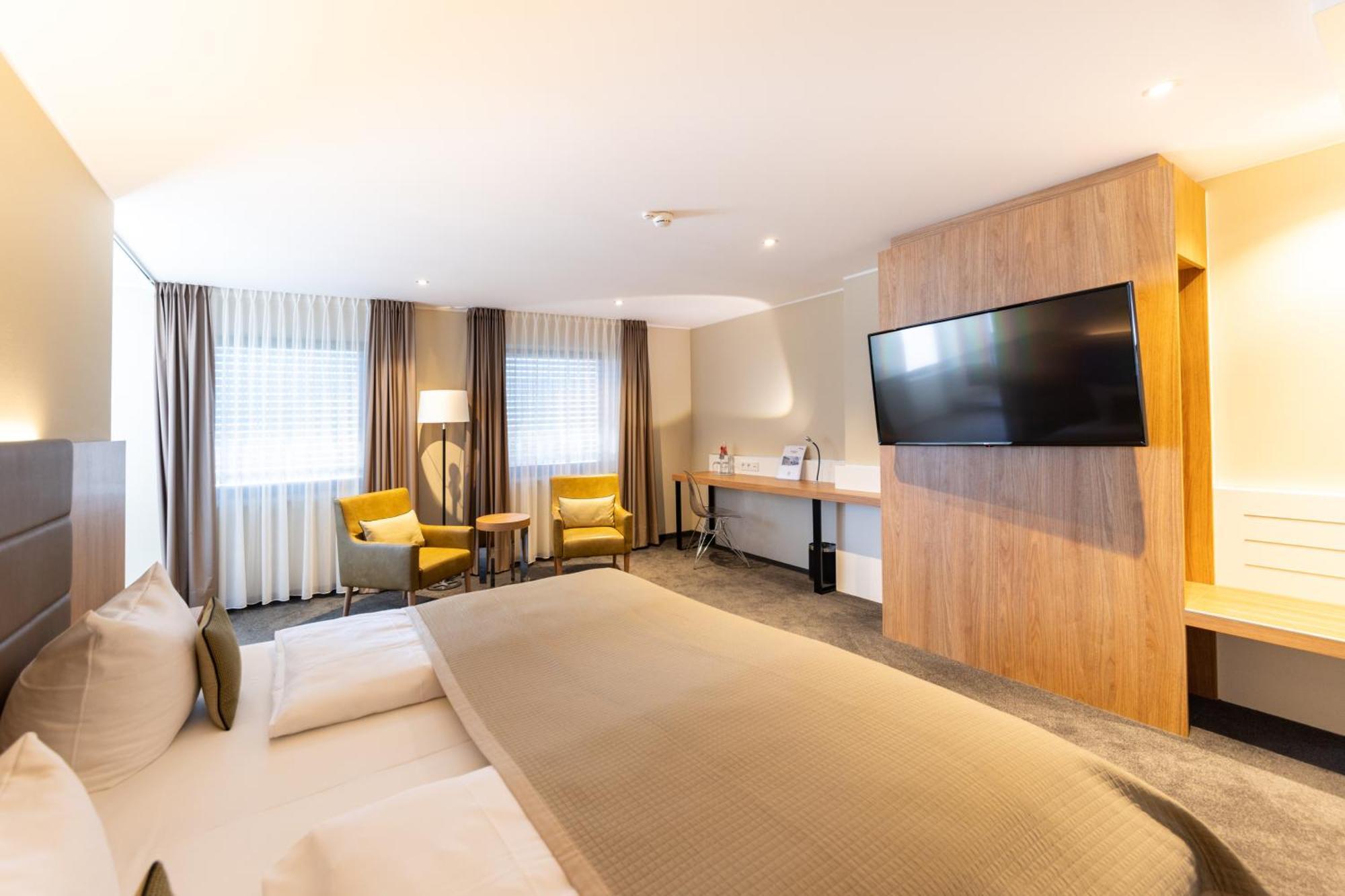 Hotel Ross ชไวน์ฟอร์ท ภายนอก รูปภาพ